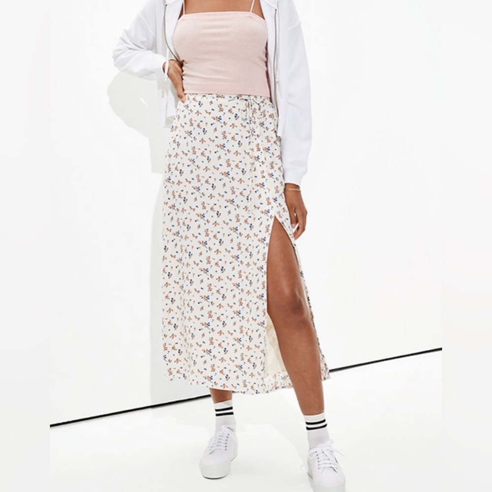 American Eagle Outfitters Floral White Skirt